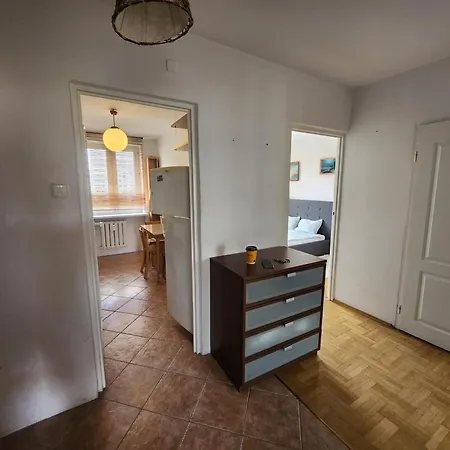 Metro Bemowo Ratusz - 3 *