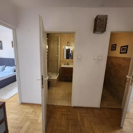 Metro Bemowo Ratusz - 3 *